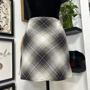 Forever 21 Black, White, & Pink Plaid Mini Skirt Size Large thumbnail 2