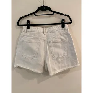 Cotton On Women High Rise Shorts Size 6 White Frayed Hem 100% Cotton Streetwear thumbnail 2