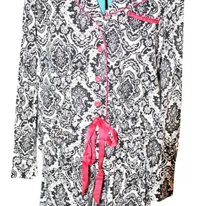 Soma Pajama Set Black White Damask Print Red Trim Women’s Medium Cozy Sleepwear thumbnail 4