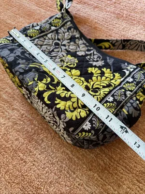 Vera Bradley Baroque Shoulder Bag great condition thumbnail 5
