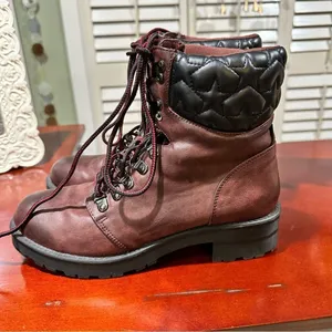 Mia Mackenzie Burgundy Quilted‑Star Combat Boots – Size 8.5 (NWT‑No Tags) thumbnail 5