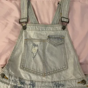 Glassons Denim light wash distressed overall shorts romper, size 8 boho casual thumbnail 14