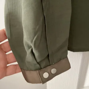 Easel shirt / jacket olive green color very beautiful size L thumbnail 3