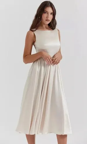 HOUSE OF CB 'Shayla' Vintage Cream Midi Dress thumbnail 3