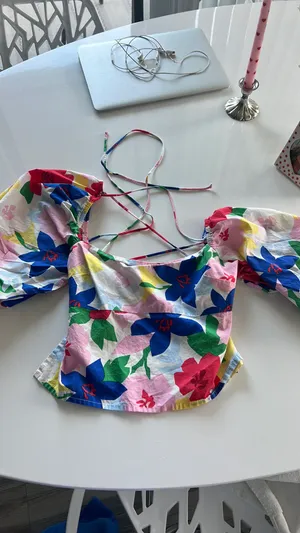 ZARA Open Back Floral Top thumbnail 3