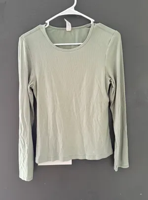 Yogalicious Kathleen Ribbed Long Sleeve Top Built-in Bra Sage Green Large thumbnail 1