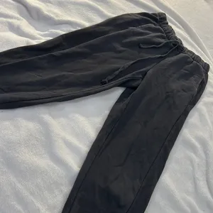 AERIE Thick Dark Grey‎ Sweat Pants thumbnail 1
