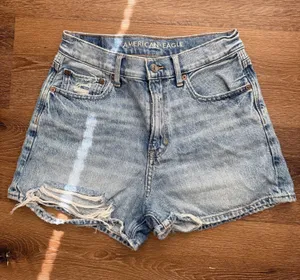 American Eagle Highest Rise 90s Boyfriend Shorts thumbnail 1