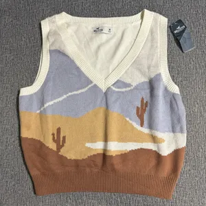 Hollister Crop Knit Sweater Vest thumbnail 2