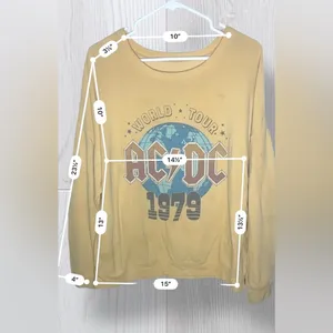 AC/DC Women’s Graphic 1979 Sweatshirt thumbnail 8