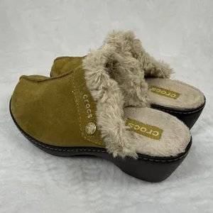 Crocs Suede Fur Lined Platform Clogs Olive Green Brown Wedge Mules‎ Womens 7 thumbnail 7