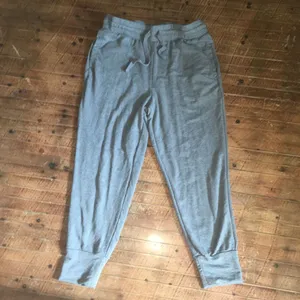 Fabletics gray drawstring waist size L athletic joggers thumbnail 2
