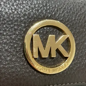 Michael Kors Fulton Carryall Wallet Brown Pebbled Leather "MK" Logo Medallion thumbnail 14