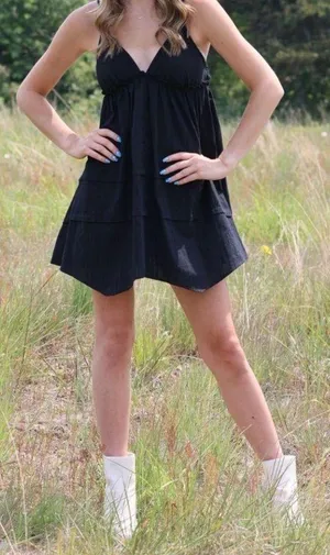 Black Dress thumbnail 1