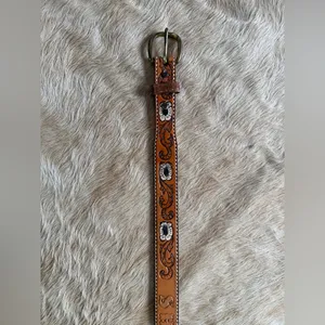 Vintage “Shirley” Hand Tooled Leather Western Belt Floral Size 30 thumbnail 4