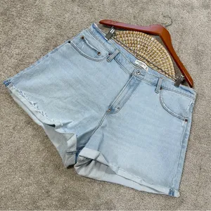 Abercrombie & Fitch Curve Love The Dad Short High Rise Cuff Hem Light Wash 34/18 thumbnail 2