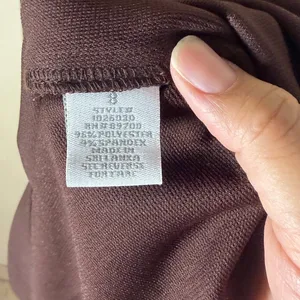 Dressbarn Womens Brown Short Sleeve Shift Dress Gold Button Pockets Size 8 thumbnail 5