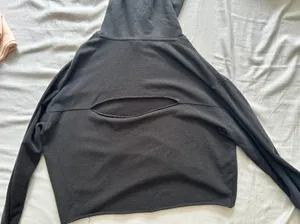 PINK Victoria’s Secret Crop Sweatshirt Top thumbnail 2
