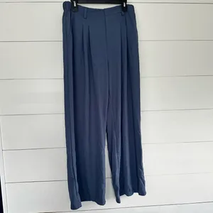 Halara Women’s Large Blue Wide Leg Pants NWT thumbnail 2