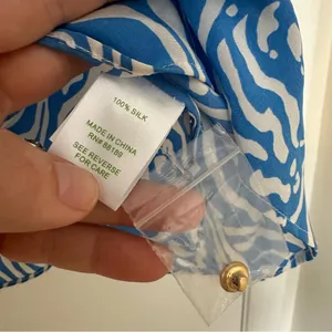 Lilly Pulitzer Camille Blouse Silk Night Swimming Blue White Print Womens Large thumbnail 6