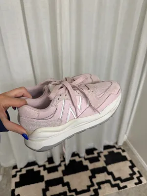 Pink new balance 5740  thumbnail 2