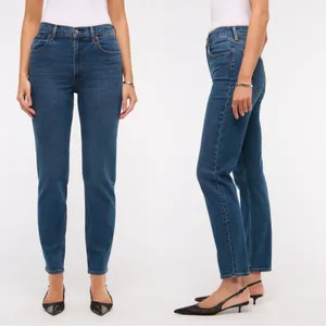 Abercrombie The Mom High Rise Medium Wash Blue Jeans Denim Size 28/6 thumbnail 2