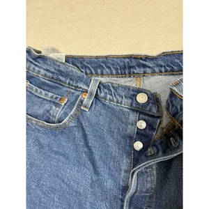 Levi's 501 Original Women's Distressed Micro‎ Denim Jean Shorts Size W33 thumbnail 3