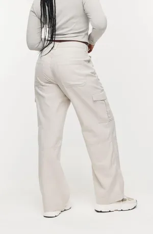 H&M Curvy Fit Cotton Cargo Pants thumbnail 2