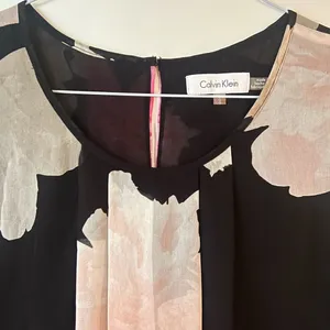 Calvin Klein Floral Sleeveless Blouse Top — Black Pink White — Sheer Layered thumbnail 4