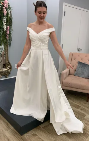 Wedding Dress White Size 10 thumbnail 2