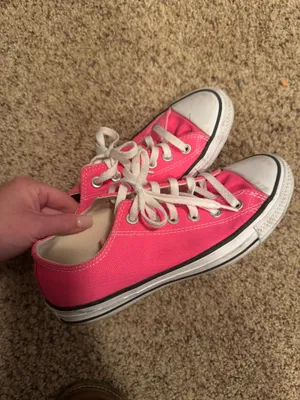 Hot pink converse thumbnail 1