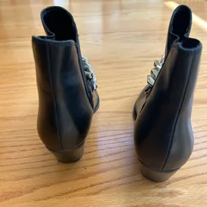 Marc Fisher Henly Black Leather Boots Booties 6M Western Ankle Pointed Toe Chain thumbnail 5