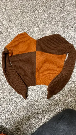 Colorblock Cross back Knit Sweater Size M thumbnail 3