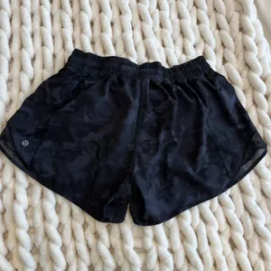 Lululemon Shorts thumbnail 2