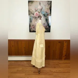 Gorgeous Vintage 1960s Ivory Sheath Wedding Gown thumbnail 7