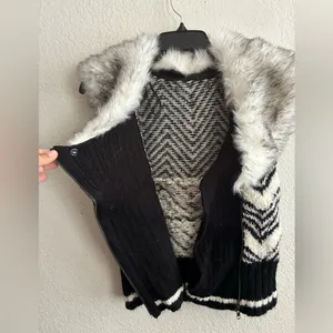 Guess Black & White Women's Faux-Fur Collar Jacket Vest S thumbnail 5