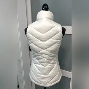 THE NORTH FACE PUFFER VEST 🌷🌷 thumbnail 2