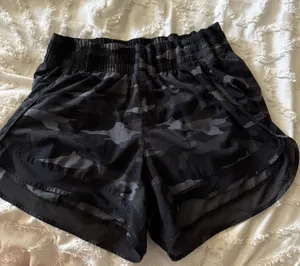 Athleta Mesh Racer Run Shorts 4" thumbnail 1