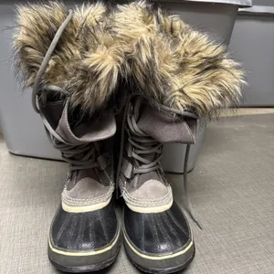 Sorel Joan of Arctic Gray Leather Winter Boots 7 /38 Eu Faux Fur‎ Warn thumbnail 2
