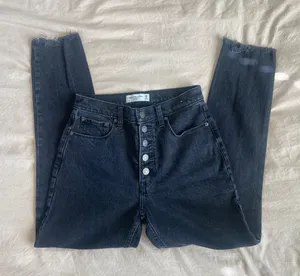 Abercrombie Black High Rise Jeans thumbnail 1