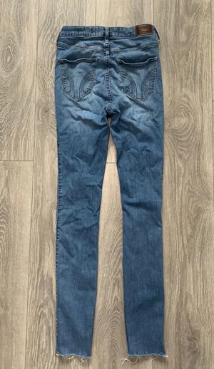 Hollister Ultra High-Rise Super Skinny Jeans thumbnail 4