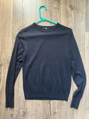 Uniqlo Navy Sweater thumbnail 1