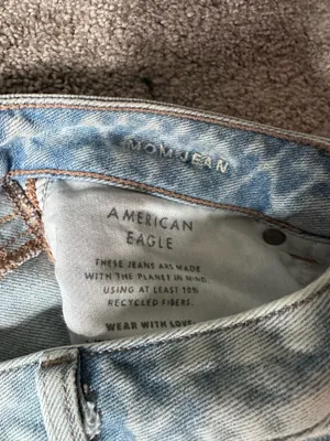 American Eagle Mom Jeans thumbnail 3