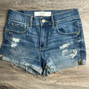 Abercrombie & Fitch Distressed Denim Short Shorts Size 2 thumbnail 3