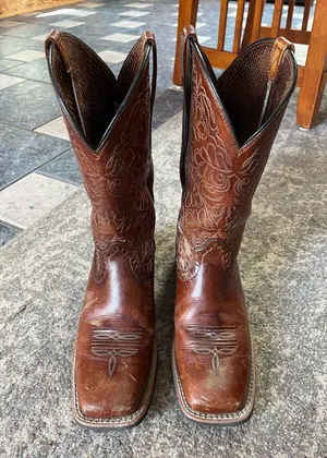Womens Ariat Square Toe boots thumbnail 1