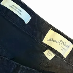 Universal Thread Women's Black Jeans Size 10 Mid Rise Skinny Distressed Raw Hem thumbnail 5