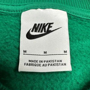 Nike: Green Center Swoosh Crewneck Sweatshirt thumbnail 6