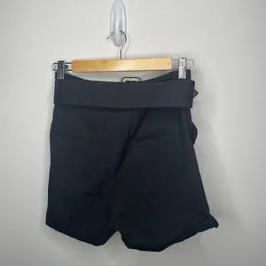Nasty Gal- Black High Waist Belted Wide Leg Shorts thumbnail 2