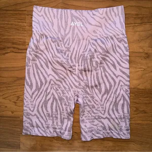 AYBL‎ Evolve Animal Seamless Shorts Mauve Lilac size Medium thumbnail 4