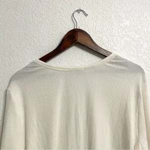 NWT Old Navy Womens Shirt Top Ivory Ribbed V Neck Long Sleeveeve Plus Size 4X thumbnail 4